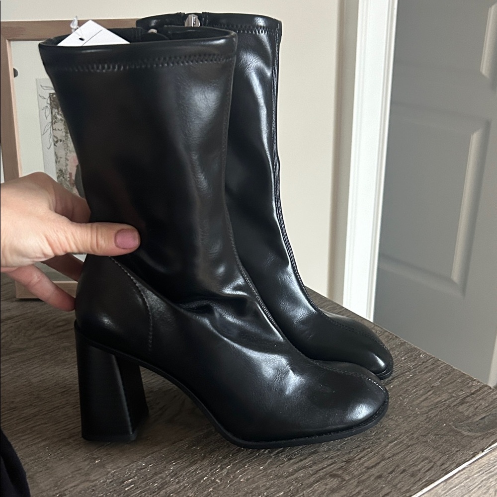 HM Black Heeled Boots rounded toe